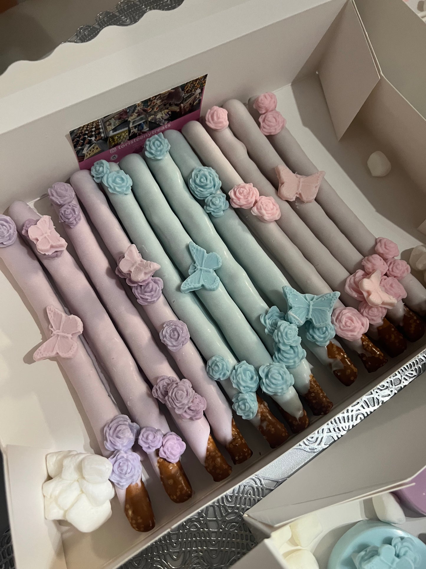 Chocolate Pretzels (Dozen)