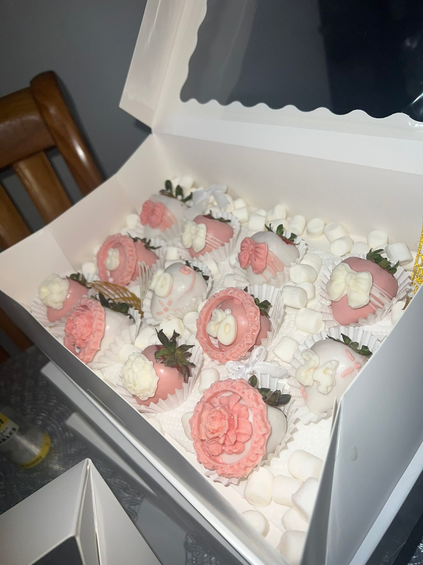 Chocolate Strawberries (Dozen)