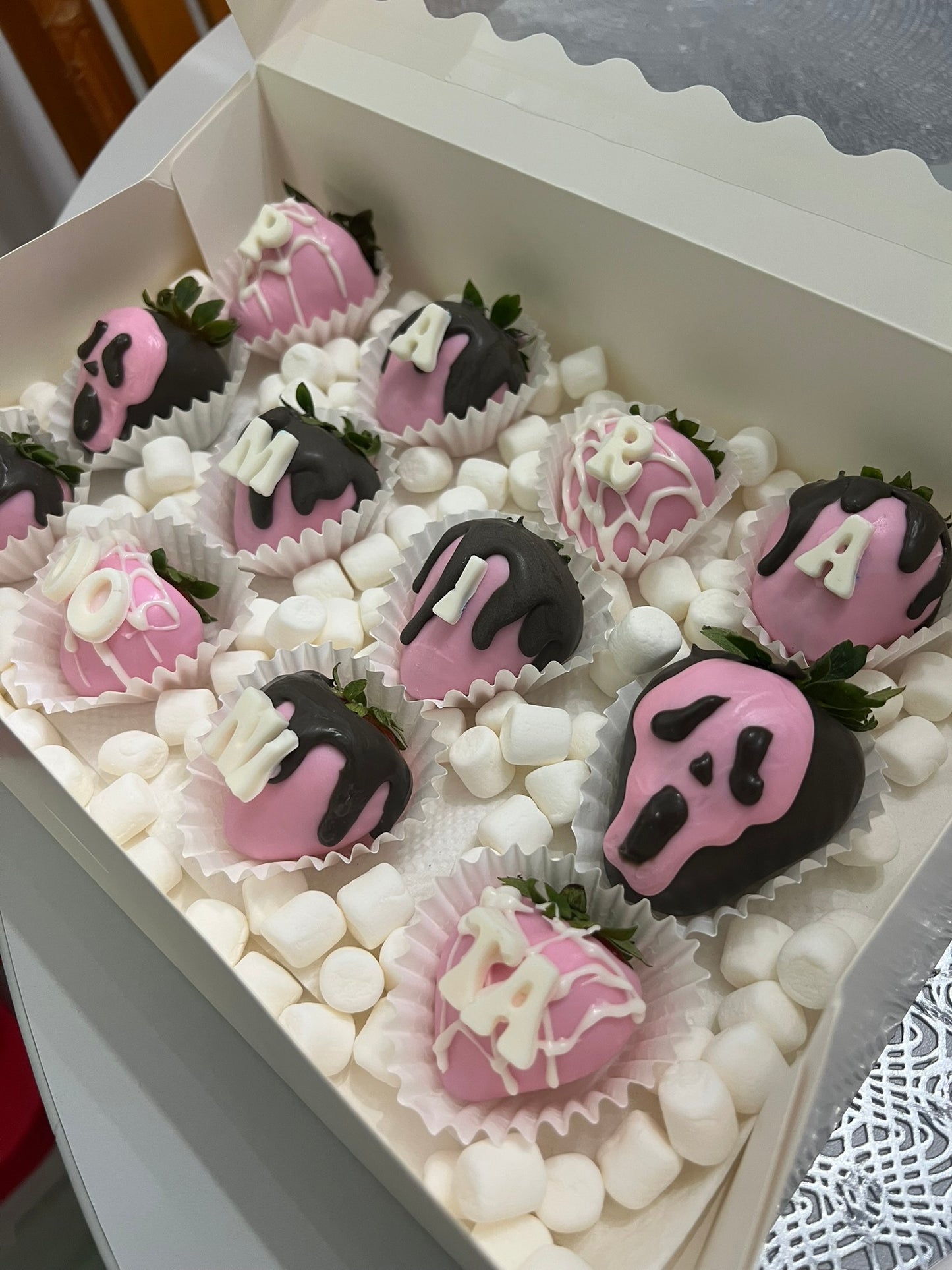 Chocolate Strawberries (Dozen)