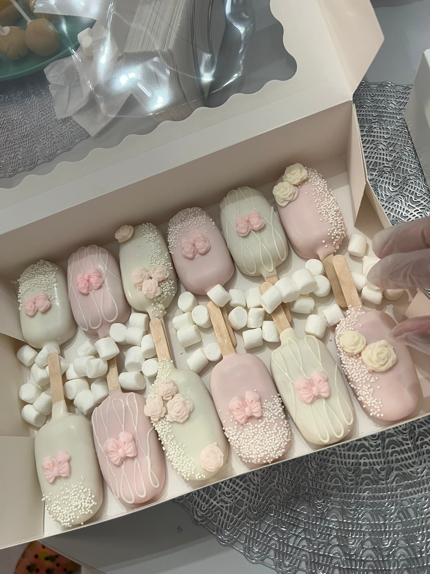 Cakesicles (Dozen)